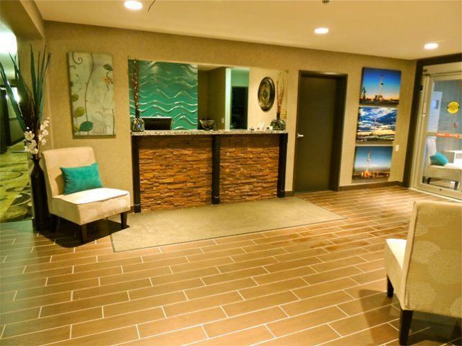 Western Star Inn And Suites Carlyle Экстерьер фото